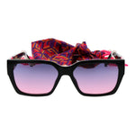 Load image into Gallery viewer, Guess Black Plastic Sunglasses
