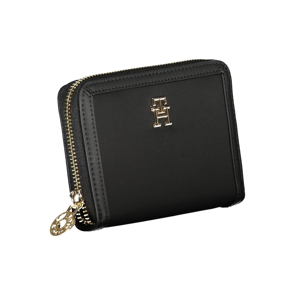 Tommy hilfiger elegant zip wallet with ample storage