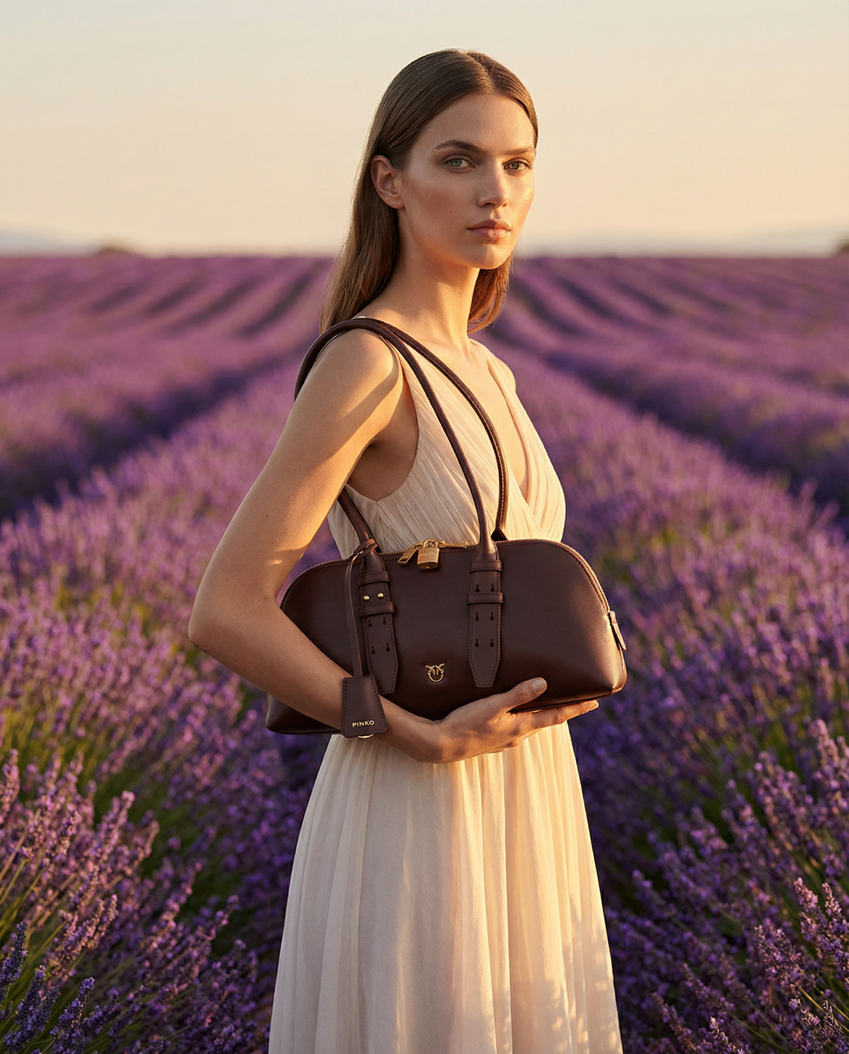 Vrouw_in_lavendelveld